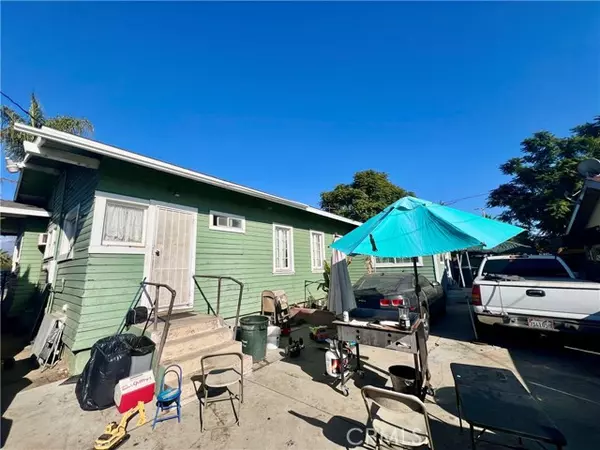 Ontario, CA 91762,729 W Holt BLD