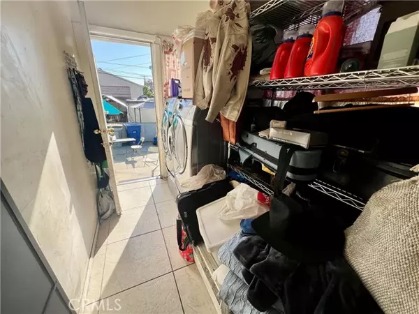 Ontario, CA 91762,729 W Holt BLD