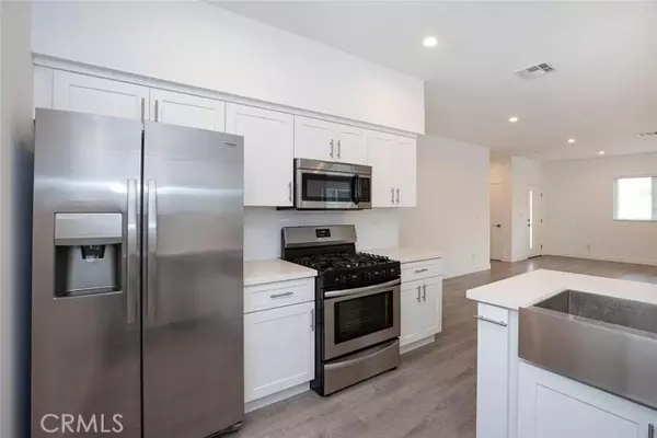 North Hollywood, CA 91601,5026 1/2 Cleon AVE