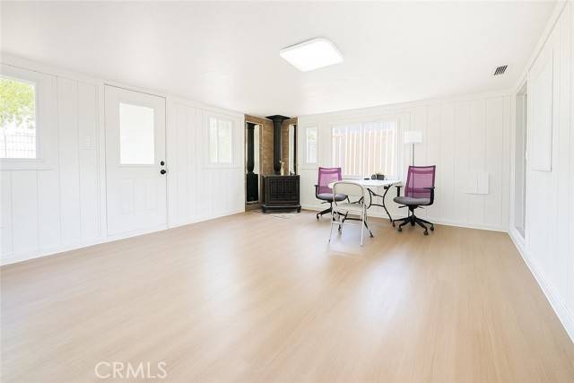 Ontario, CA 91764,927 N Glenn Ave