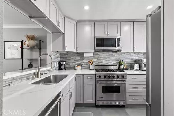 Encino, CA 91316,5230 Zelzah AVE 3