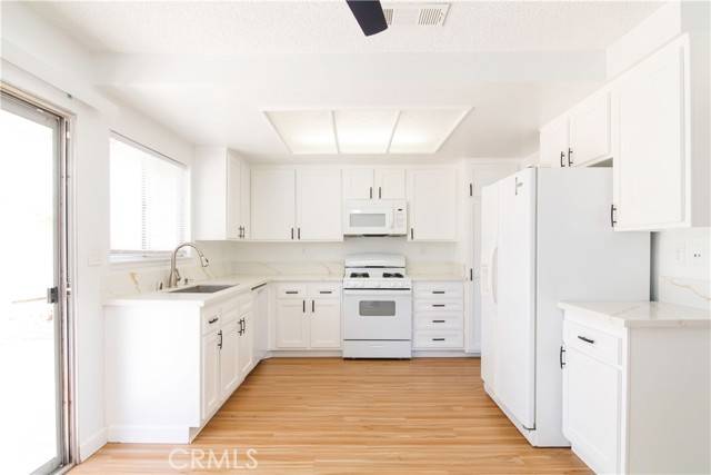 Palmdale, CA 93550,1714 Evelyn PL