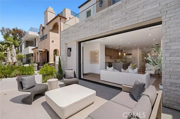 430 Fernleaf AVE, Corona Del Mar, CA 92625