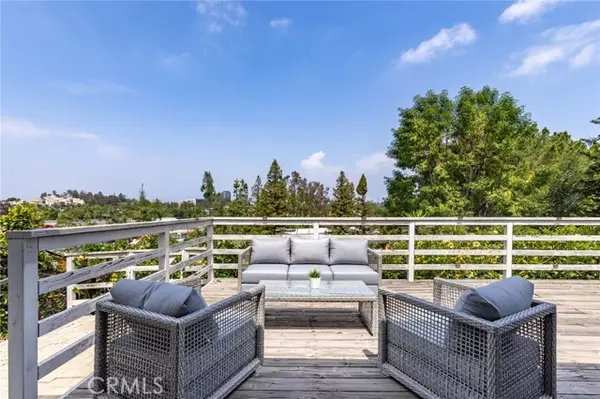 Woodland Hills, CA 91364,22253 Del Valle ST