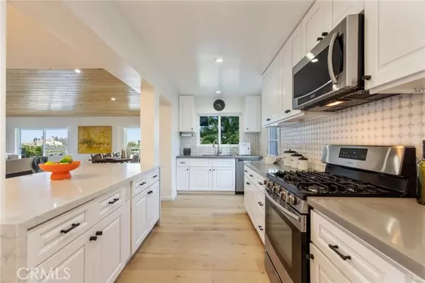 Woodland Hills, CA 91364,22253 Del Valle ST