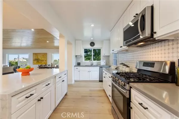 Woodland Hills, CA 91364,22253 Del Valle ST