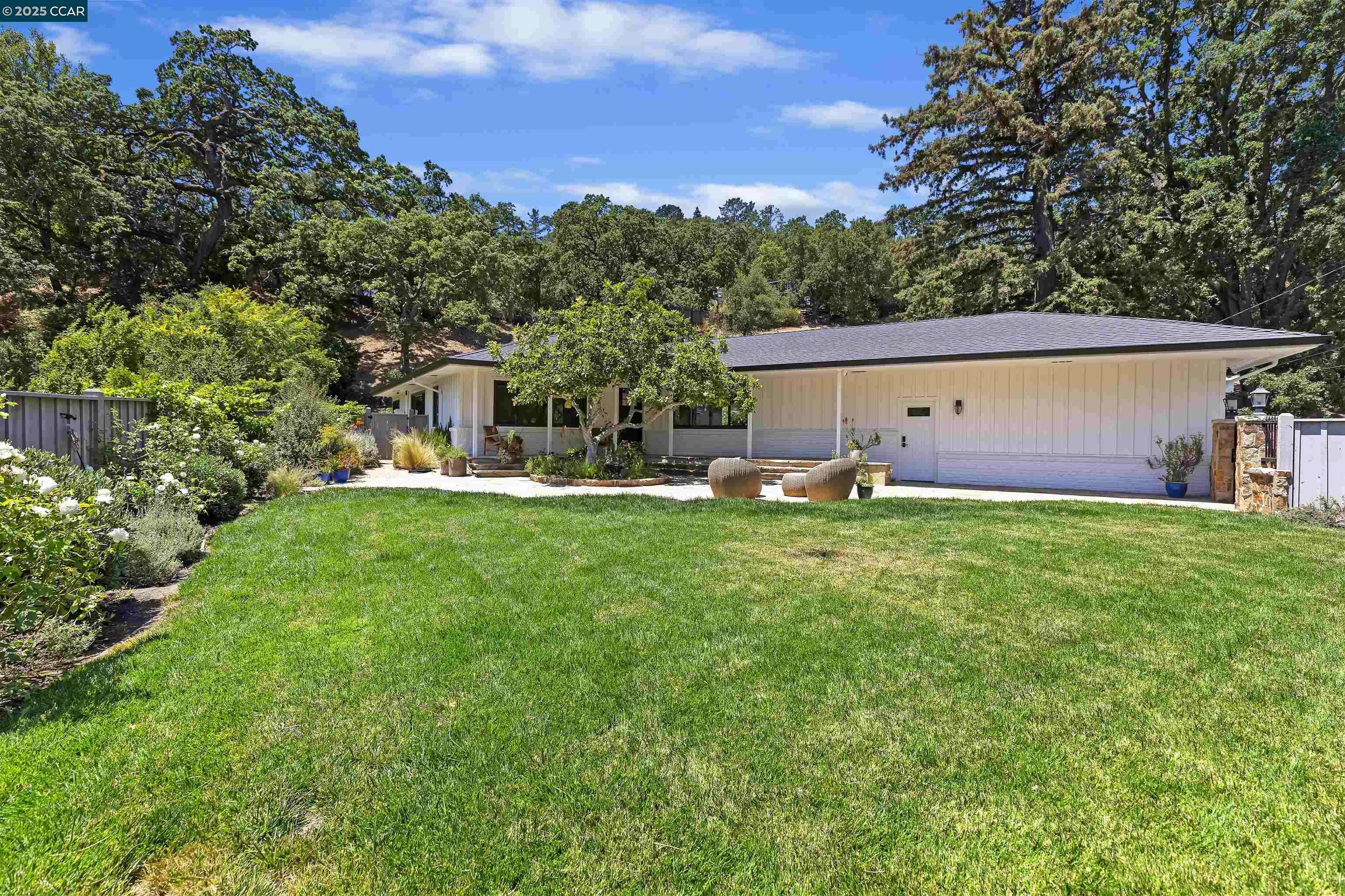 3363 Springhill Rd, Lafayette, CA 94549
