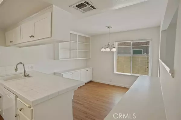 Burbank, CA 91505,1138 N Valley ST