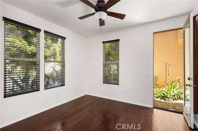 Irvine, CA 92603,125 Tall Oak