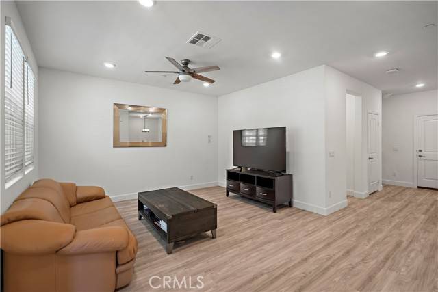 Eastvale, CA 92880,7118 Vernazza