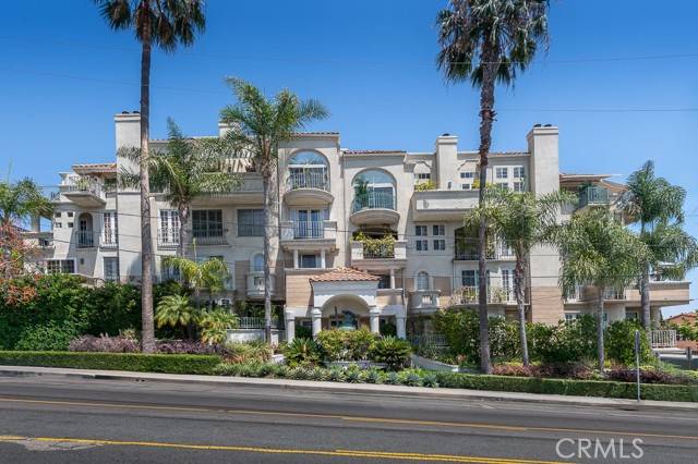 960 N Doheny DR 102, West Hollywood, CA 90069