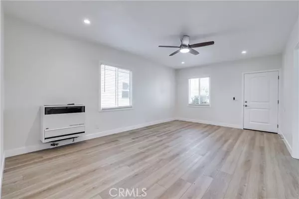 Huntington Beach, CA 92648,722 Main ST