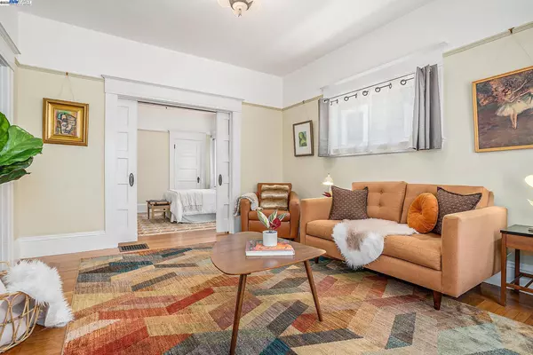 Alameda, CA 94501,620 TAYLOR AVE
