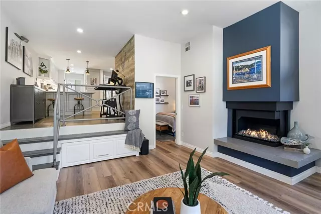 Long Beach, CA 90803,5109 Marina Pacifica DR