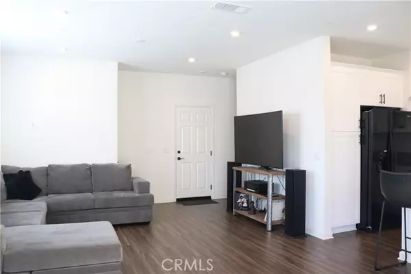 Rialto, CA 92376,431 N Beechwood AVE
