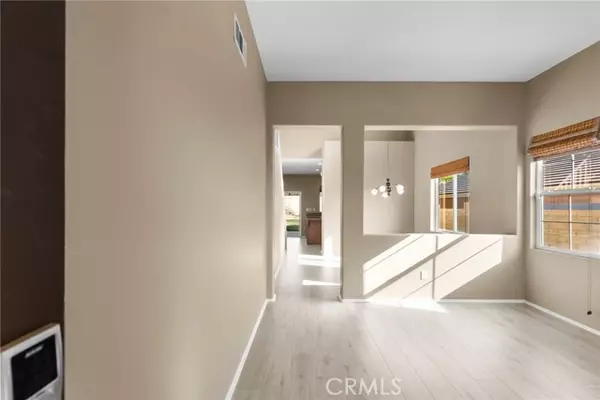 Saugus, CA 91350,19316 Sidani LN