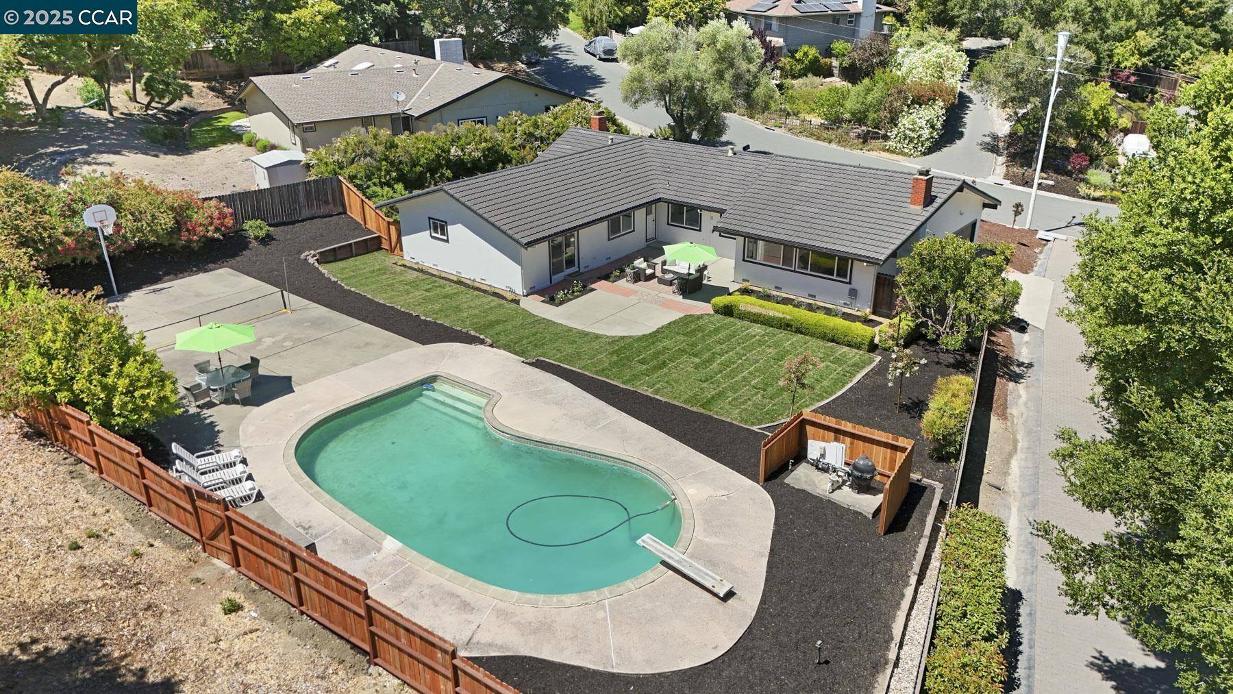 Moraga, CA 94556,15 Ashbrook PL