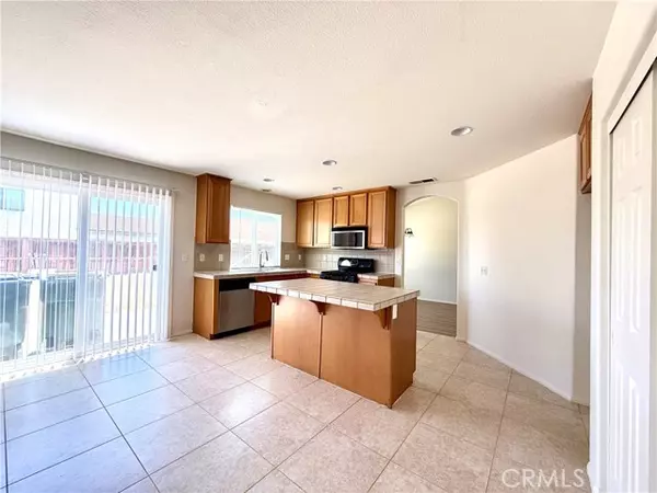 San Jacinto, CA 92582,1046 Shady CT