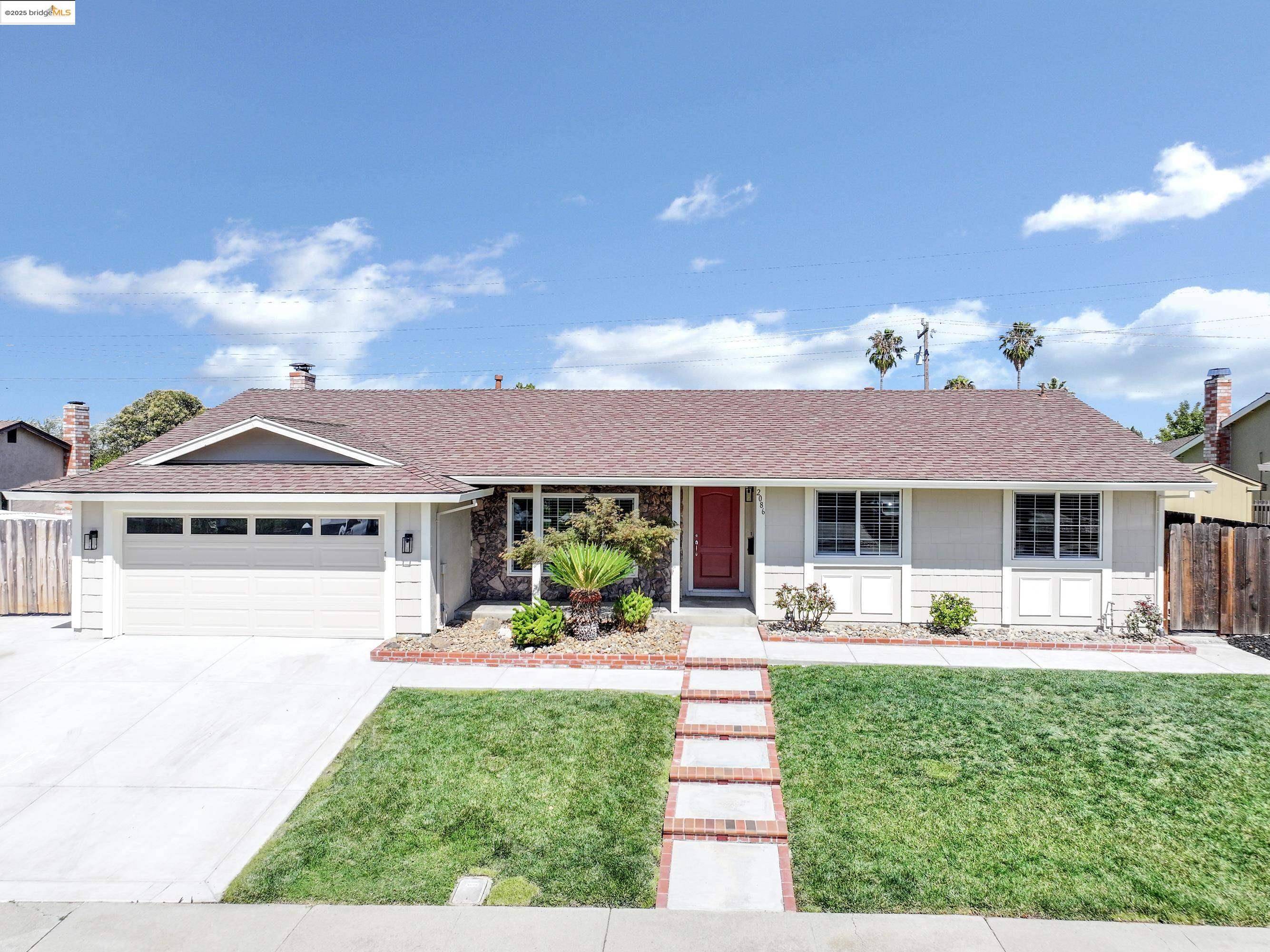 2086 Oakridge Ln, Pittsburg, CA 94565