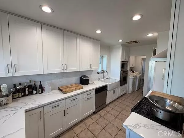 Valley Glen, CA 91401,13600 Sylvan ST