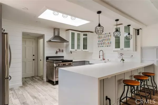 Woodland Hills, CA 91364,4741 Santa Lucia DR