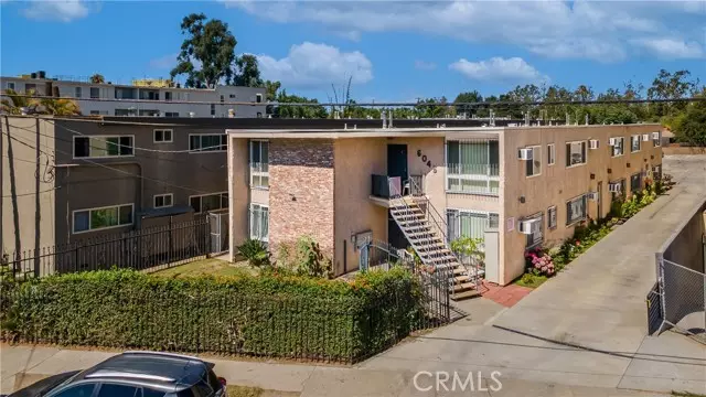 6045 Hazelhurst PL, North Hollywood, CA 91606