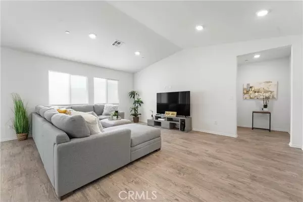 Adelanto, CA 92301,10335 Saint Andrews CT