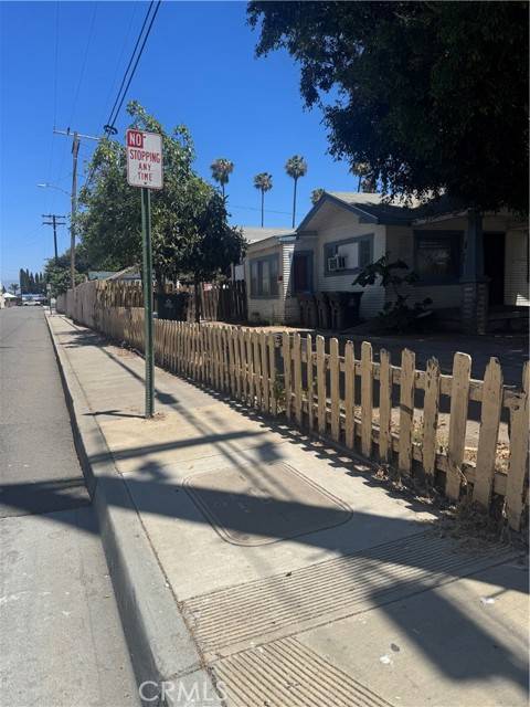 Santa Ana, CA 92707,1901 S Broadway