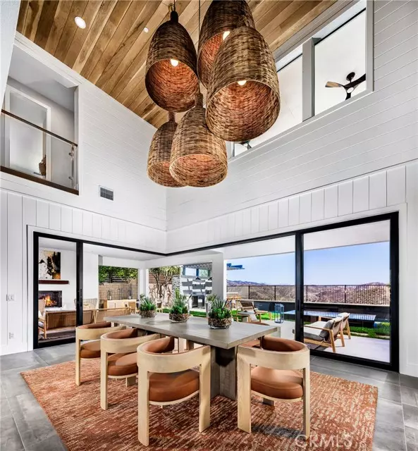 Valencia, CA 91354,29900 N Camino Los Robles