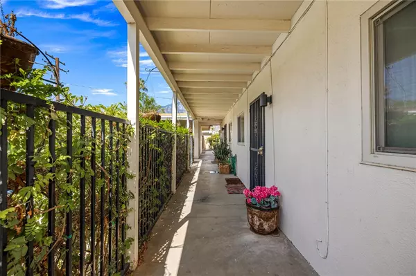 Palm Springs, CA 92264,579 S Highland DR