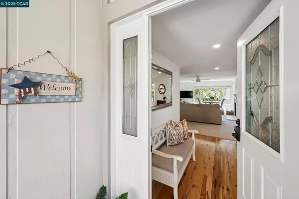 Walnut Creek, CA 94595-2555,1985 Cactus Ct 4