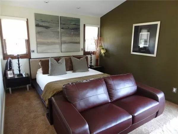 Woodland Hills, CA 91367,5760 Ostin AVE