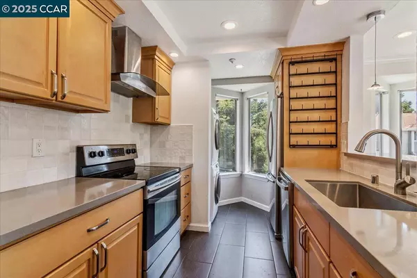 Walnut Creek, CA 94597,2607 Oak Rd F