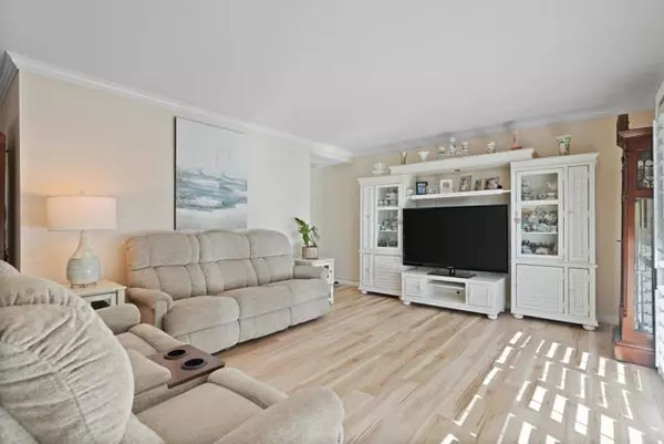 Huntington Beach, CA 92646,8566 Van Ness Court 19G