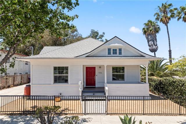 Long Beach, CA 90813,976 N Loma Vista DR