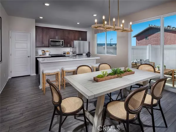 Redlands, CA 92374,2141 Bergamot ST