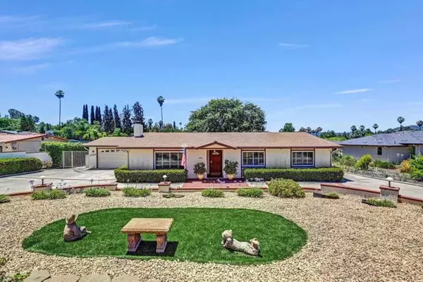 1235 Via Rancho PKWY, Escondido, CA 92029