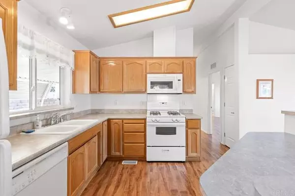 Escondido, CA 92026,525 W El Norte PKWY 276