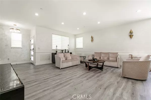 Panorama City, CA 91402,9124 N Nilo LN