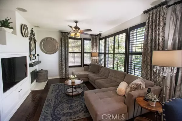 Valencia, CA 91381,26767 Via La Paz