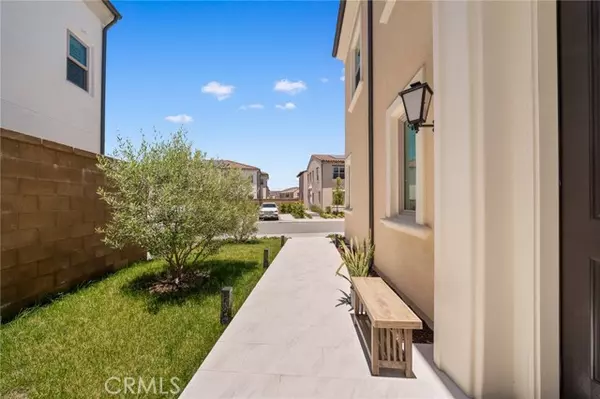 Irvine, CA 92618,246 Canterbury