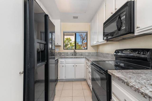 245 Fairlee LN, Encinitas, CA 92024