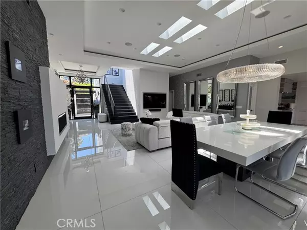 Corona Del Mar, CA 92625,48 Drakes Bay DR