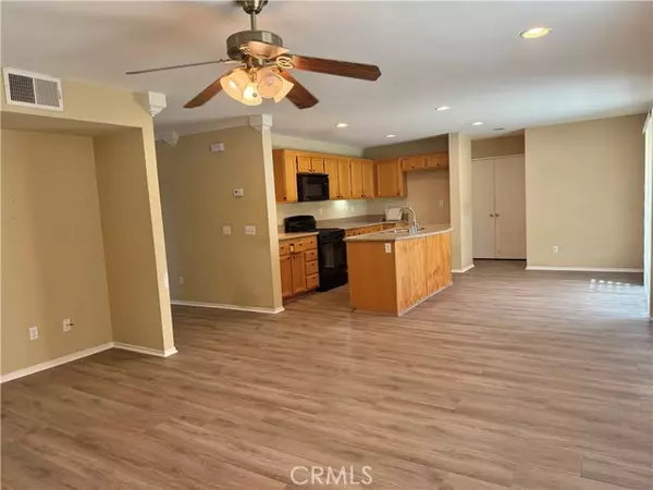 Lake Elsinore, CA 92532,32057 Meadow Wood LN
