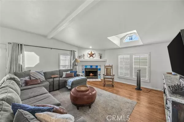 Laguna Hills, CA 92653,23301 Ridge Route DR 229