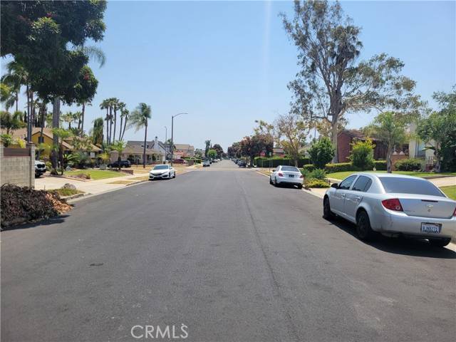 Los Angeles, CA 90043,5339 Hillcrest DR