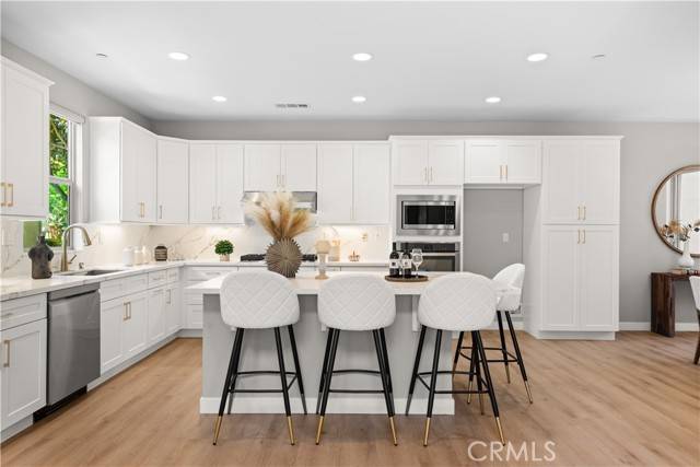 22 Lomada ST, Rancho Mission Viejo, CA 92694