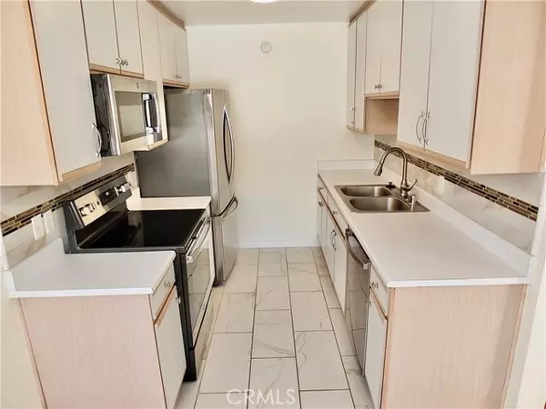 Glendale, CA 91206,121 Sinclair AVE 241