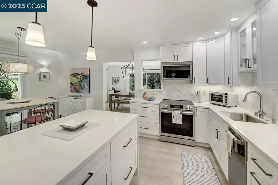3474 Tice Creek Dr 8, Walnut Creek, CA 94595