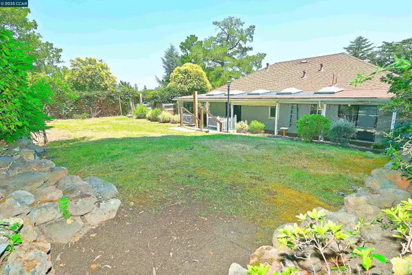 Martinez, CA 94553,3810 CANYON WAY
